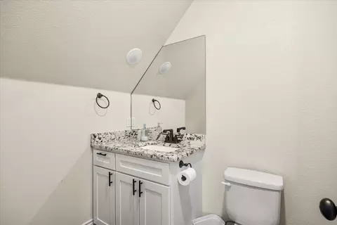 Bath - 100 Knob Ct, Springtown, TX 76082 photo 4 of 4