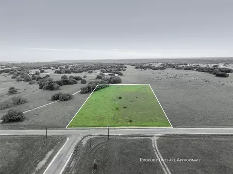 446 Grand Canyon Dr, Oglesby, TX 76561