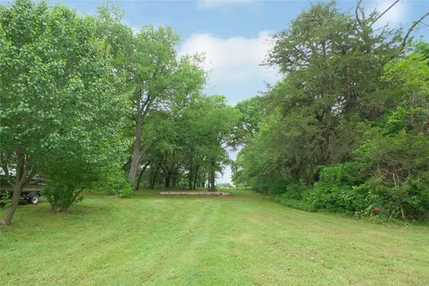 167 Northridge Dr, Gainesville, TX 76240