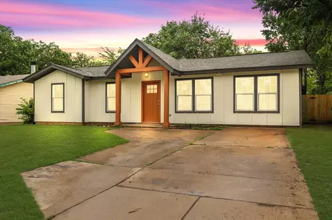 333 NW Lorna St, Burleson, TX 76028