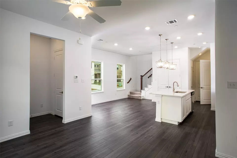 Living - 9944 Hennings St, Irving, TX 75063 photo 1 of 5