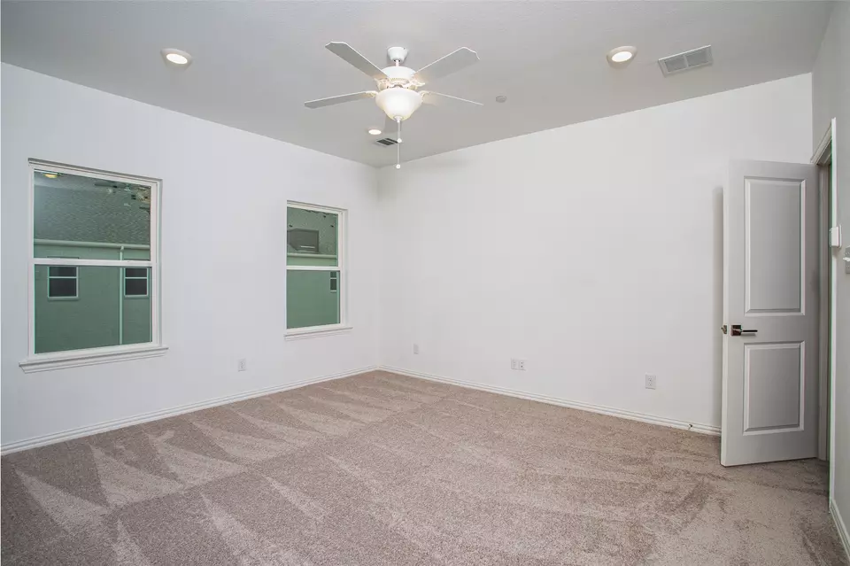 Bedroom - 9944 Hennings St, Irving, TX 75063 photo 1 of 4