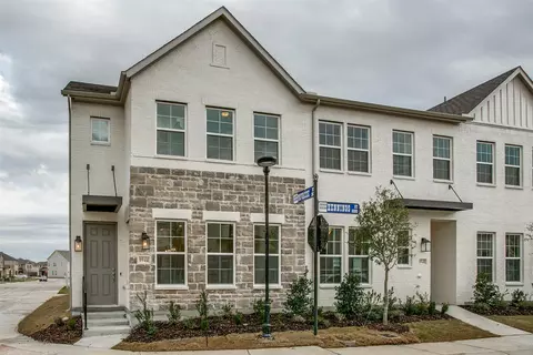 Exterior - 9944 Hennings St, Irving, TX 75063 photo 1 of 3