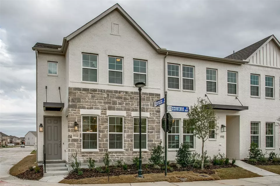 Exterior - 9944 Hennings St, Irving, TX 75063 photo 1 of 3