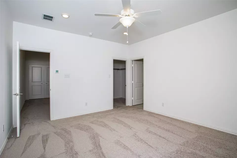 Bedroom - 9944 Hennings St, Irving, TX 75063 photo 3 of 4