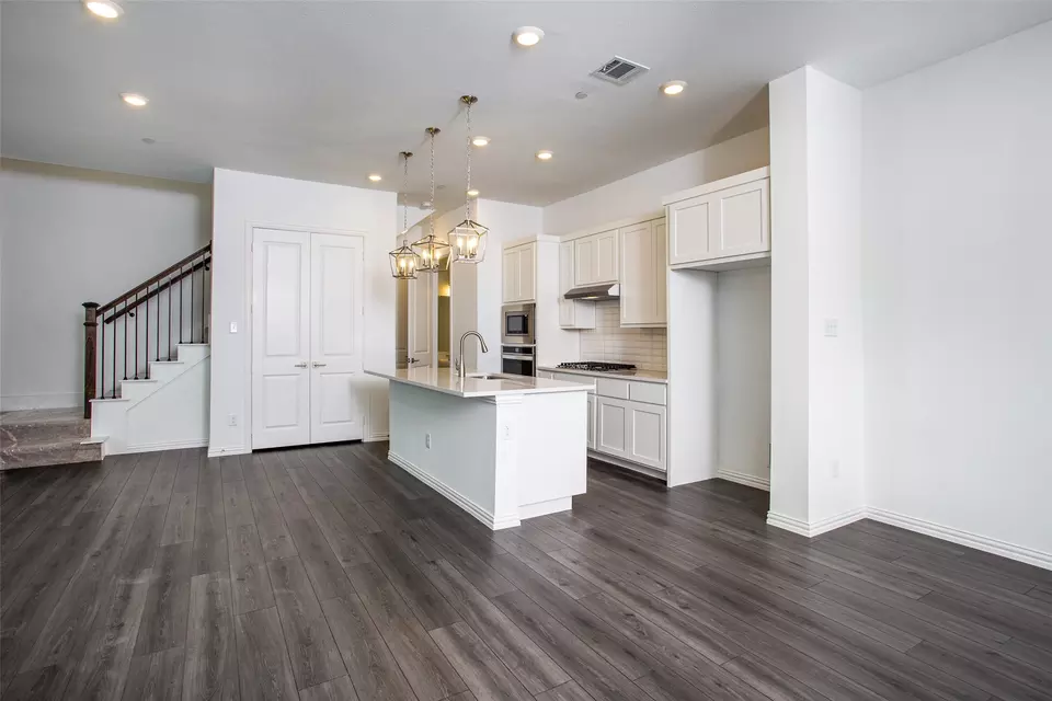 Other - 9944 Hennings St, Irving, TX 75063 photo 1 of 4