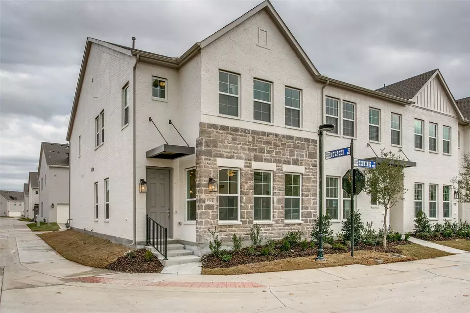 Exterior - 9944 Hennings St, Irving, TX 75063 photo 2 of 3
