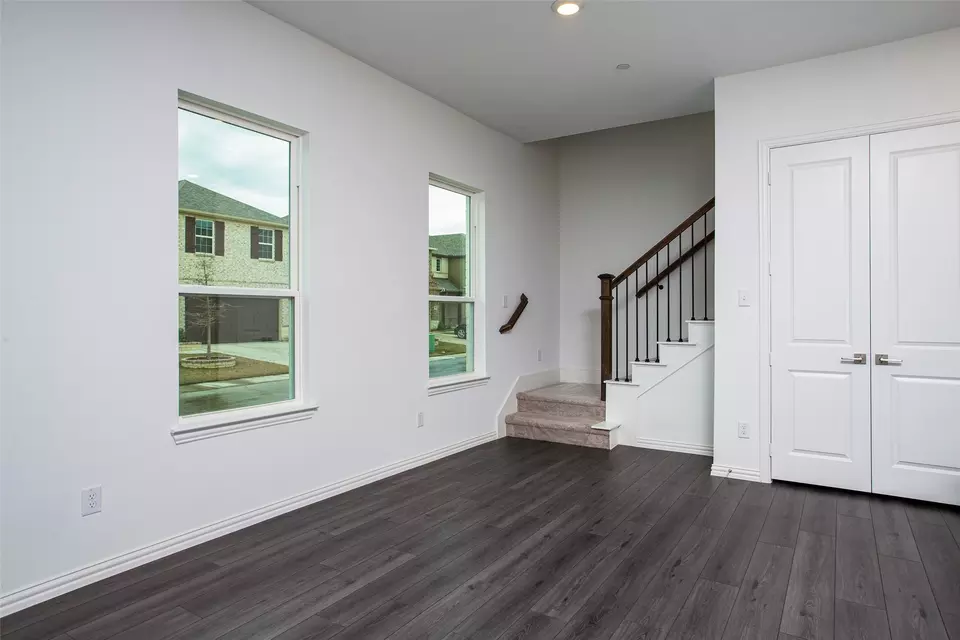 Living - 9944 Hennings St, Irving, TX 75063 photo 3 of 5