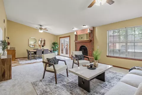 712 Champion Ct, Garland, TX 75043