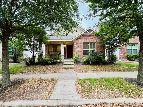 932 King George Ln, Savannah, TX 76227