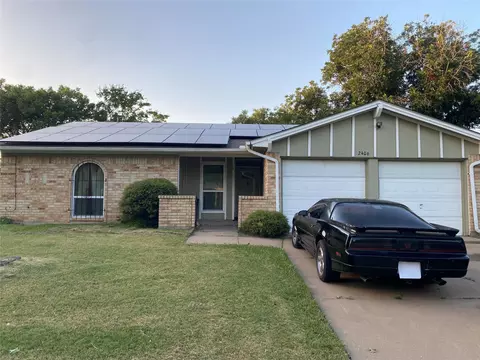 2406 Parkside Dr, Grand Prairie, TX 75052