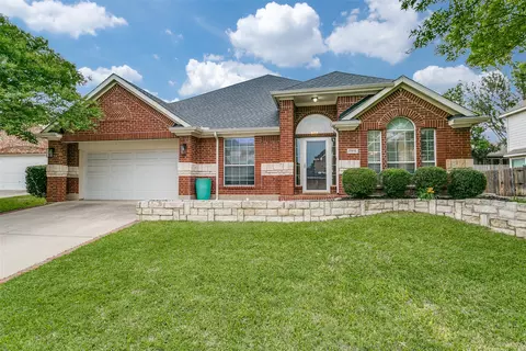 7916 Stansfield Dr, Fort Worth, TX 76137