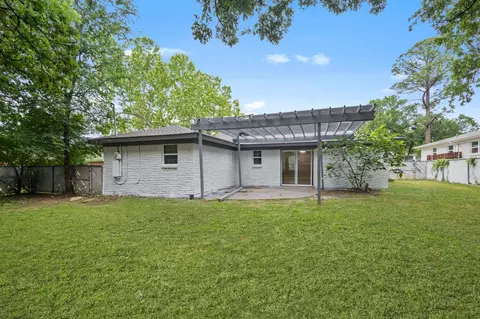 Exterior - 907 Clebud Dr, Euless, TX 76040 photo 2 of 3