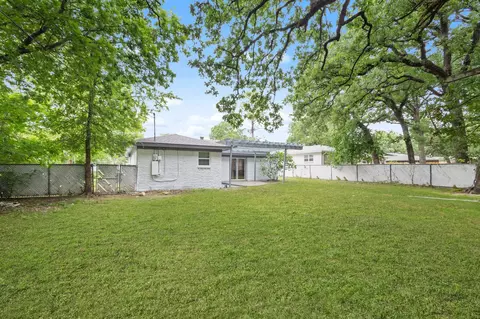 Exterior - 907 Clebud Dr, Euless, TX 76040 photo 3 of 3