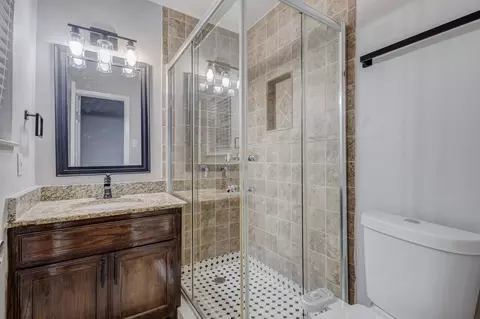 Bath - 907 Clebud Dr, Euless, TX 76040 photo 4 of 4