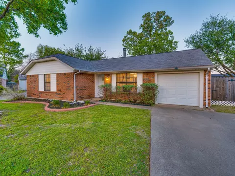 5005 Drew Ct, Arlington, TX 76017