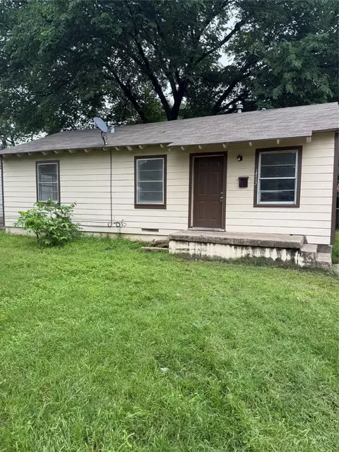 1713 Maple St, Grand Prairie, TX 75050