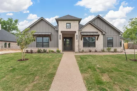 10221 Creekside Ln, Waco, TX 76712