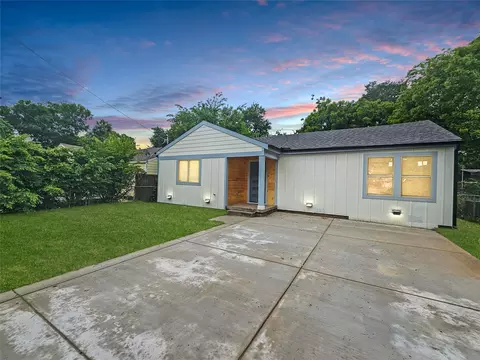 8622 Eden Valley Ln, Dallas, TX 75217