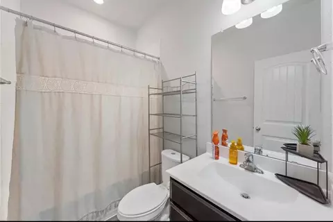 Bath - 11208 Echo Dr, Waco, TX 76708 photo 1 of 3