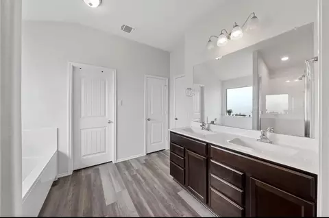 Entry Way - 11208 Echo Dr, Waco, TX 76708 photo 6 of 7