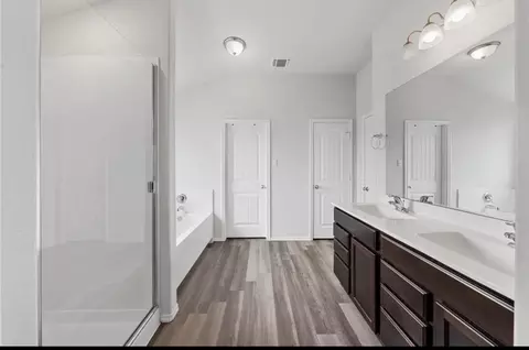 Entry Way - 11208 Echo Dr, Waco, TX 76708 photo 7 of 7