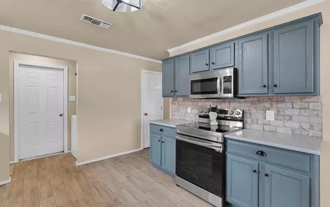 Kitchen - 10805 Lilry Rd, Waco, TX 76708 photo 5 of 8