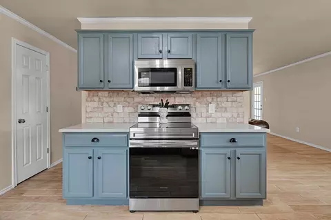 Kitchen - 10805 Lilry Rd, Waco, TX 76708 photo 7 of 8