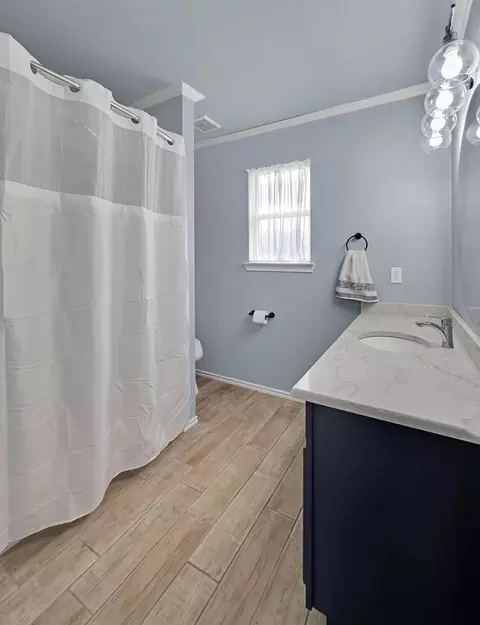 Bath - 10805 Lilry Rd, Waco, TX 76708 photo 1 of 3