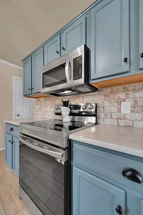 Kitchen - 10805 Lilry Rd, Waco, TX 76708 photo 6 of 8