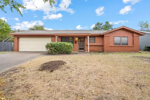 2030 Winthrop St, Irving, TX 75061