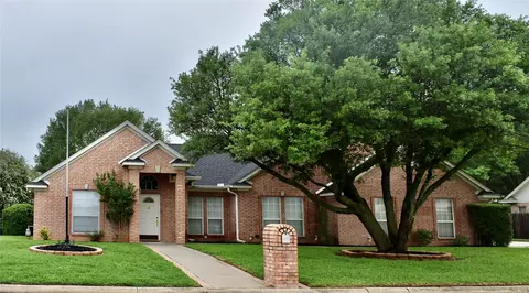 1111 Nortman Dr, Gainesville, TX 76240