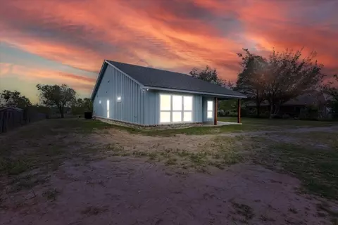 212 W Davis, Perrin, TX 76486