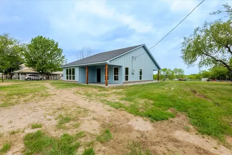 212 W Davis, Perrin, TX 76486 photo 4