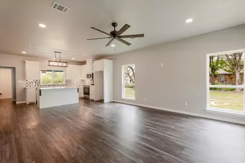 212 W Davis, Perrin, TX 76486 photo 5