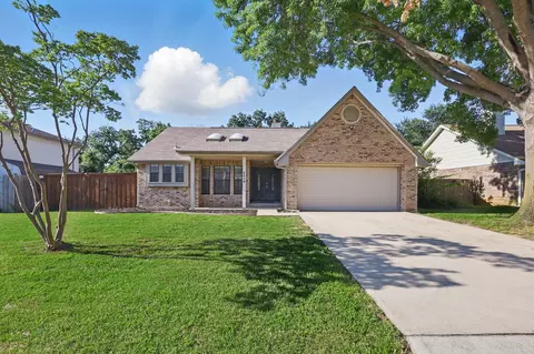 3219 Meadowview Dr, Corinth, TX 76210