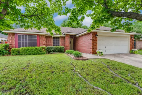 721 Sawyer Dr, Saginaw, TX 76179