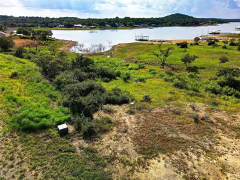 371 Hidden Shores Dr, Cisco, TX 76437