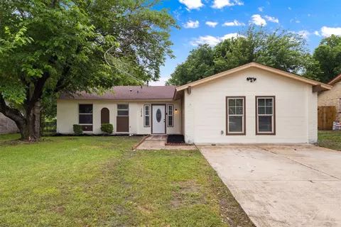 1518 Clearbrook St, Lancaster, TX 75134