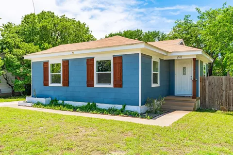 1701 Lawther Dr, River Oaks, TX 76114