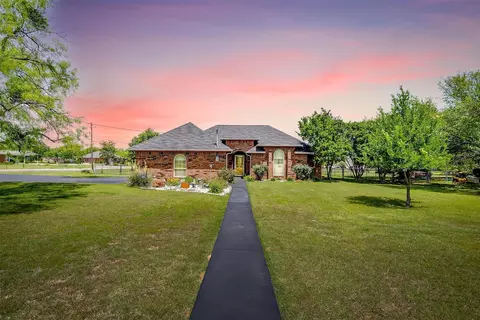 602 Newlin Ln, Granbury, TX 76048