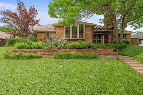 709 Robin Dr, Rockwall, TX 75087