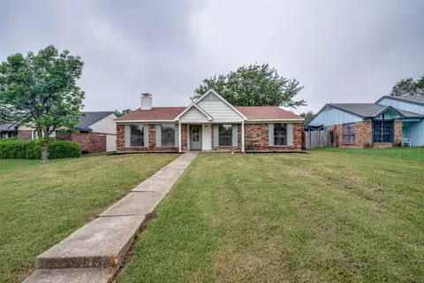 2113 Pueblo Dr, Garland, TX 75040