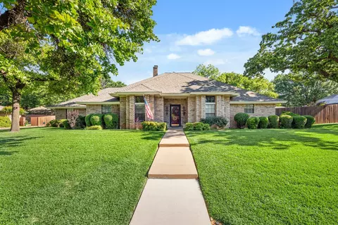 508 Quail Crest Dr, Colleyville, TX 76034