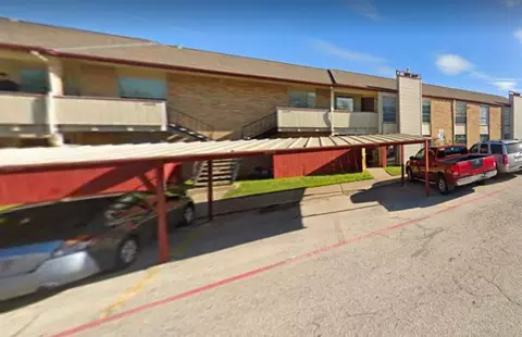 919 S Weatherred Dr #211, Richardson, TX 75080