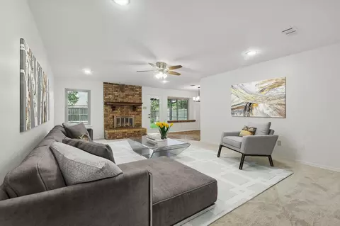 213 Daniels Ct, Crowley, TX 76036