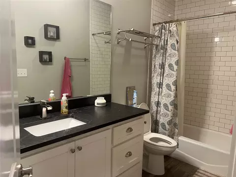 Bath - 713 Edward Ct, Abilene, TX 79601 photo 3 of 6