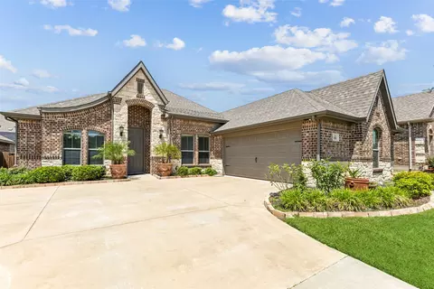 121 Quail Run Rd, Red Oak, TX 75154