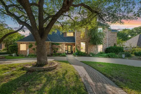 1121 Nottingham Dr, Cedar Hill, TX 75104