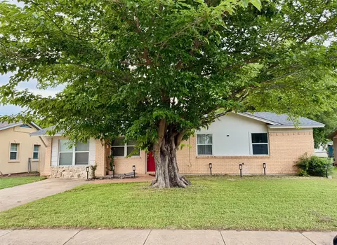1617 Tyson St, Blue Mound, TX 76131